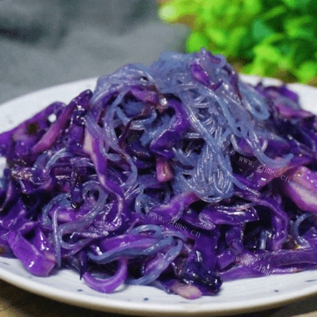 独特的甘蓝炒粉