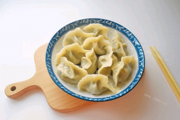 自制韭菜鸡蛋馅饺子做法图解6)
