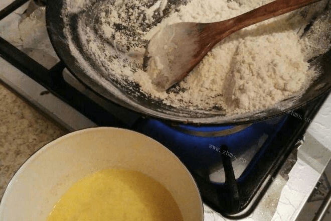 哪种月饼最好吃？美味韭菜鸡蛋月饼，你想尝尝吗？做法图解2)