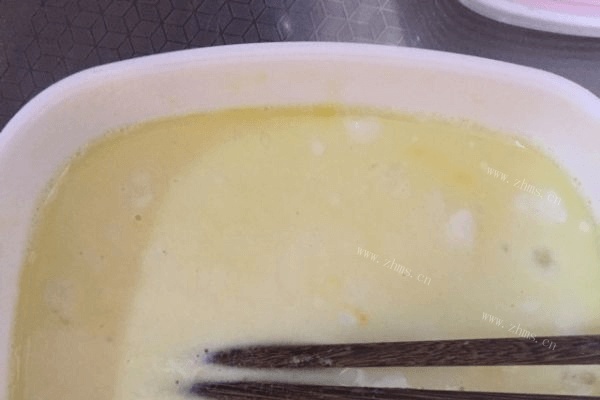 自制老干妈拌煎饼做法图解1)