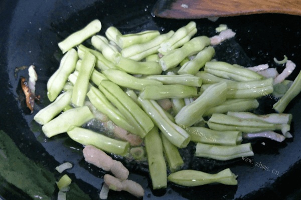 炖土豆芸豆做法图解3)