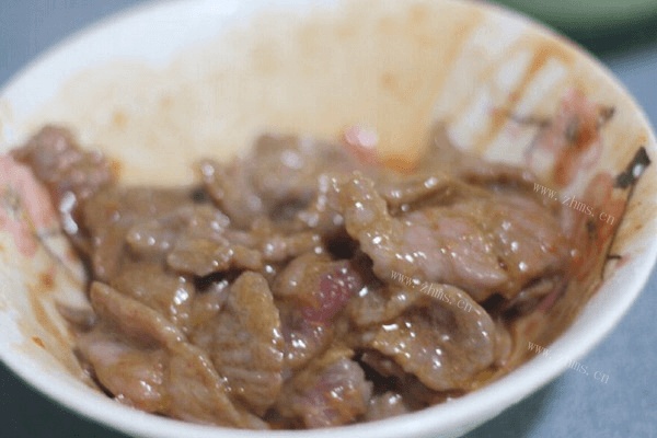 青椒炒牛肉做法图解3)
