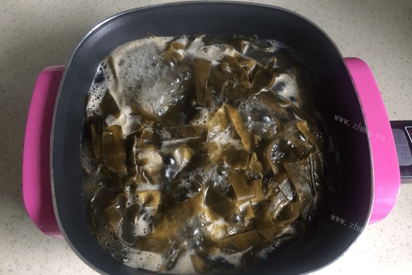 一个人的海带排骨汤做法图解5)