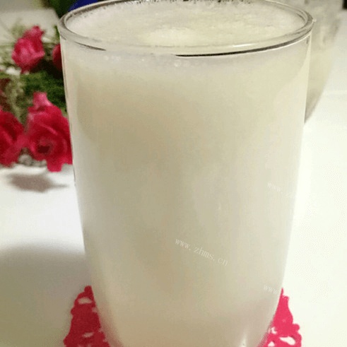 好喝的鲜榨梨汁