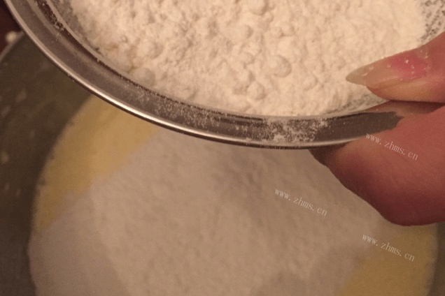 自制不用烤箱的小蛋糕做法图解2)