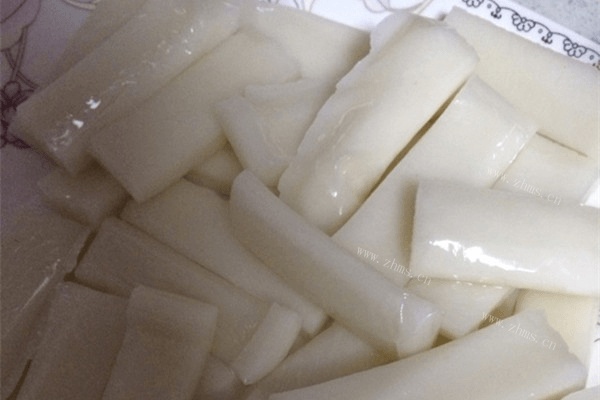上海毛蟹炒年糕做法图解2)