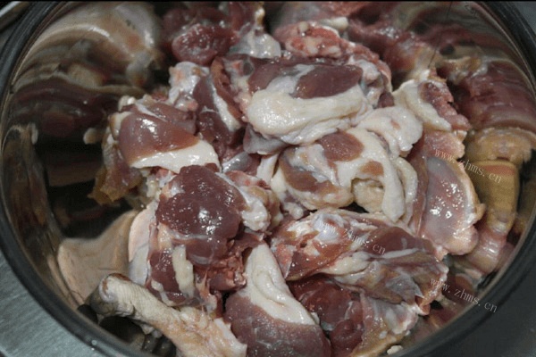 美味土豆烧鸭腿做法图解1)