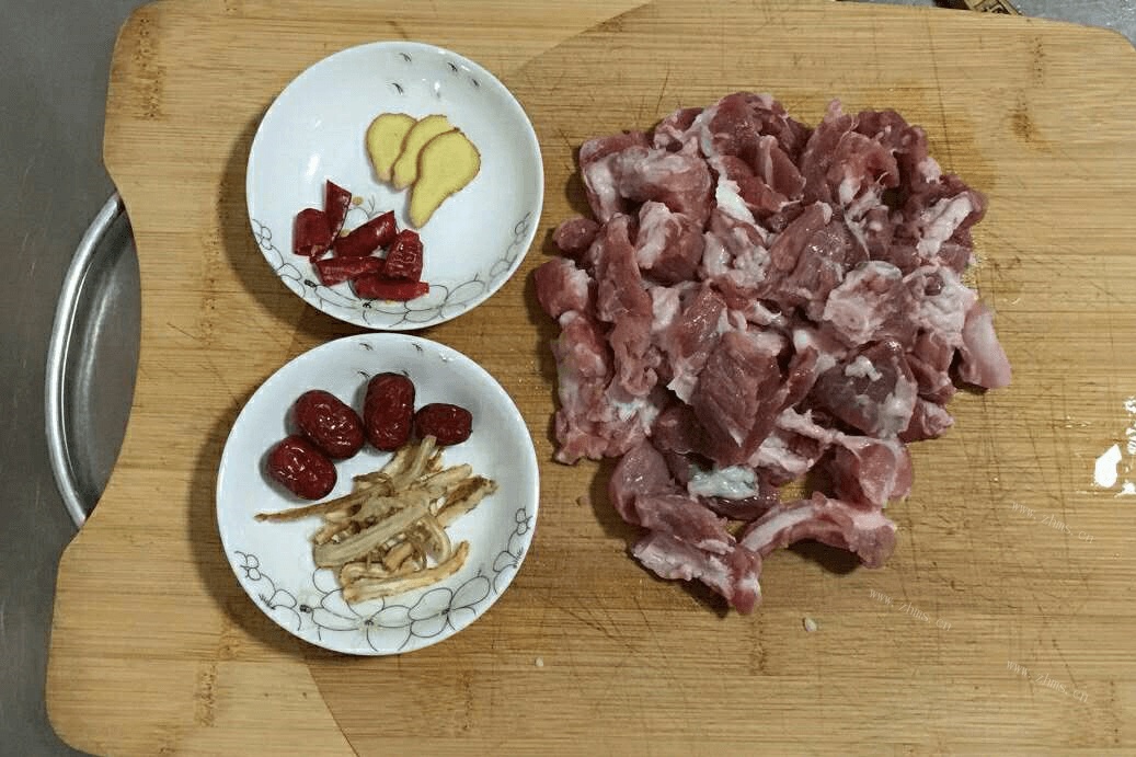 当归羊肉汤做法图解1)