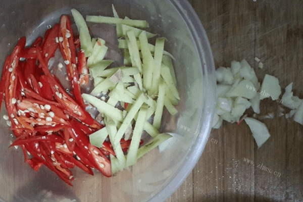 美味的小炒河蚌肉做法图解5)
