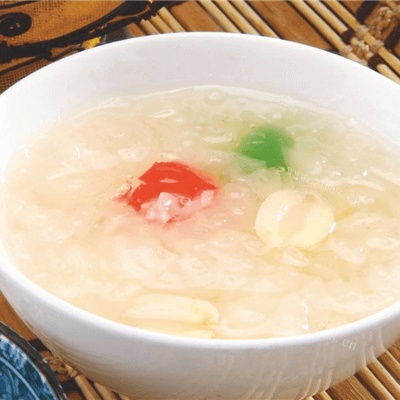 美味早餐银耳莲子粥