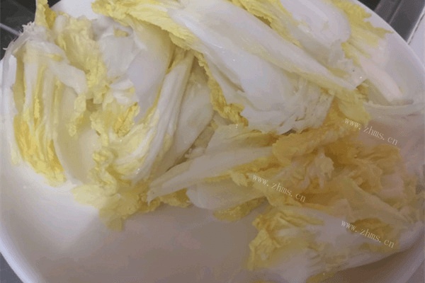 清淡的素炒大白菜做法图解1)