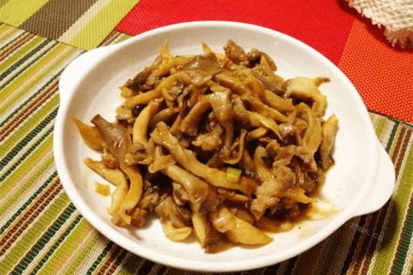 如此诱人的蘑菇炒肉做法图解6)
