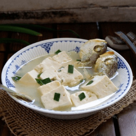 黄花鱼炖豆腐