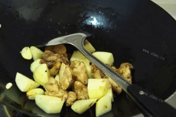 简单版咖喱鸡肉饭做法图解3)