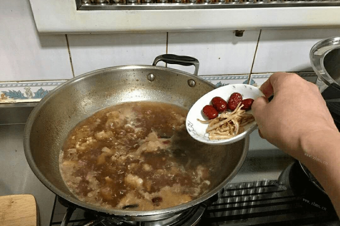 当归羊肉汤做法图解6)