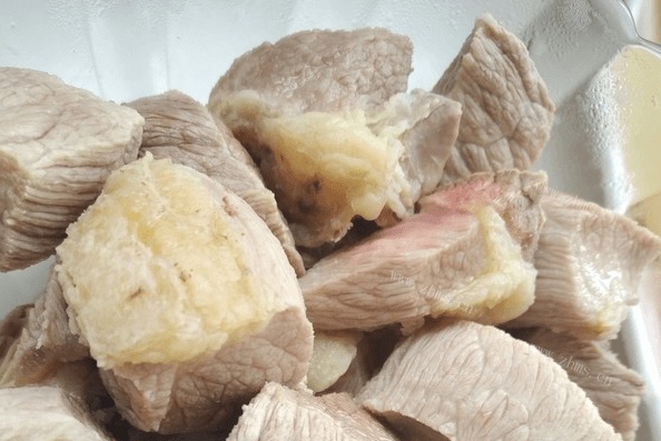 家常俄式红烩牛肉做法图解1)