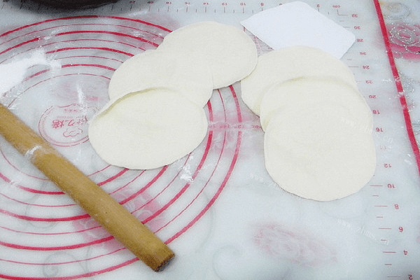 美味的青菜香菇虾仁包子做法图解5)