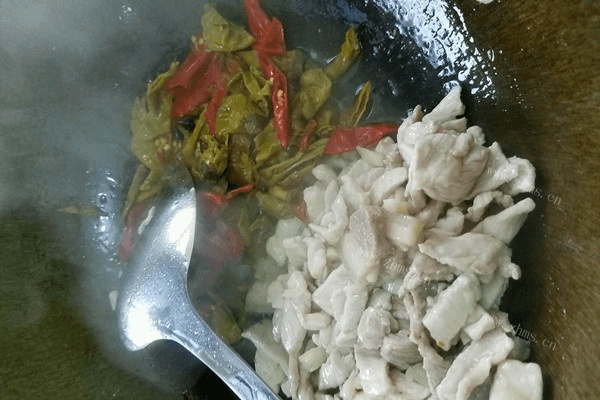 好吃的湘西酸肉做法图解4)