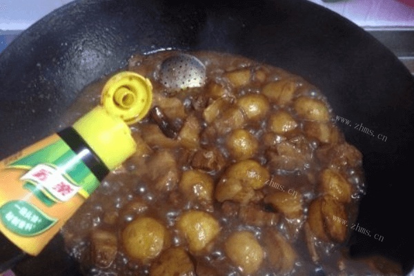 外婆的土豆炖酥肉做法图解8)