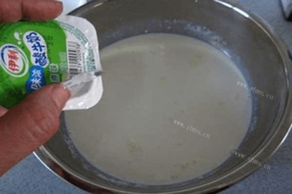 电饭煲版自制老酸奶做法图解2)