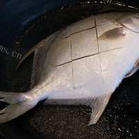 红烧鲳鱼的做法图解三