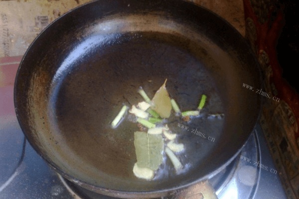 好吃的猪血煮豆腐做法图解3)