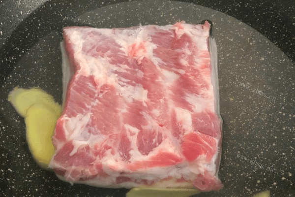 梅菜扣肉做法图解3)