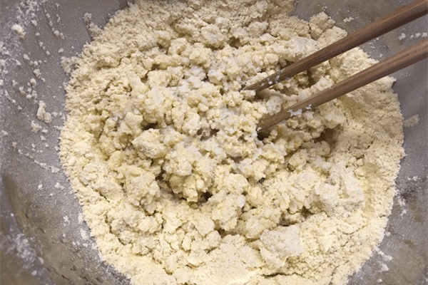 传统小食黄豆面玉米饼做法图解3)