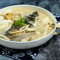 十分营养的鱼头豆腐汤的做法图解六