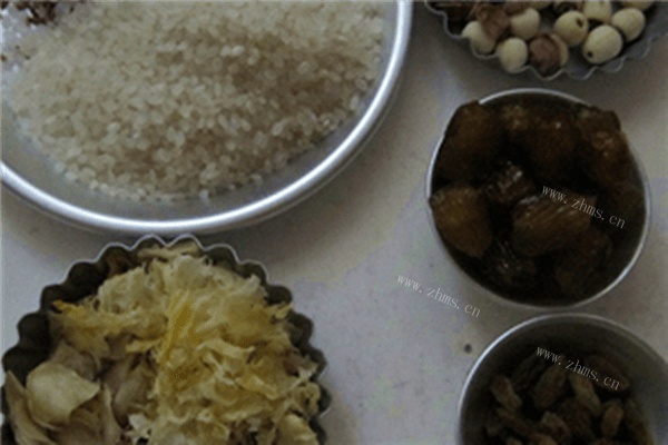 美味早餐银耳莲子粥做法图解1)