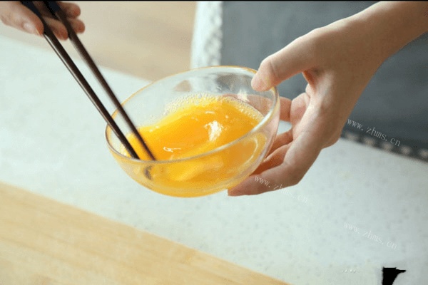 家常什锦炒饭做法图解1)