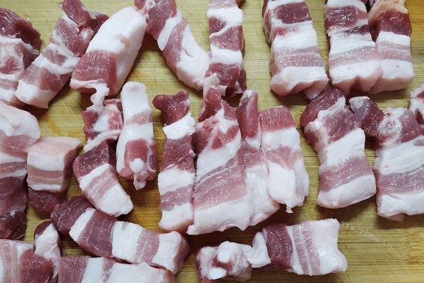烧汁红烧肉超级好吃，不容等待哦。做法图解1)