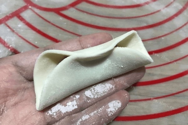 锅贴饺子新手的方法做法图解7)