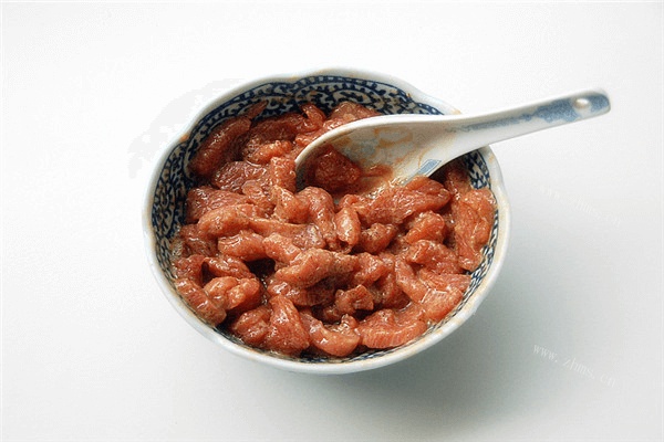 小炒牛肉超好吃，美味营养，口水忍不住啦。做法图解2)