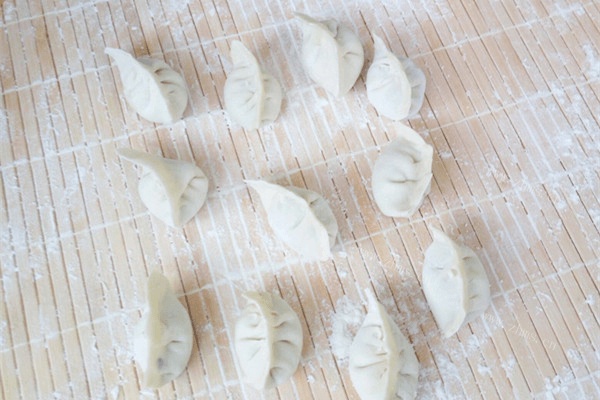 鲅鱼水饺+三鲜馅饺子的做法做法图解5)