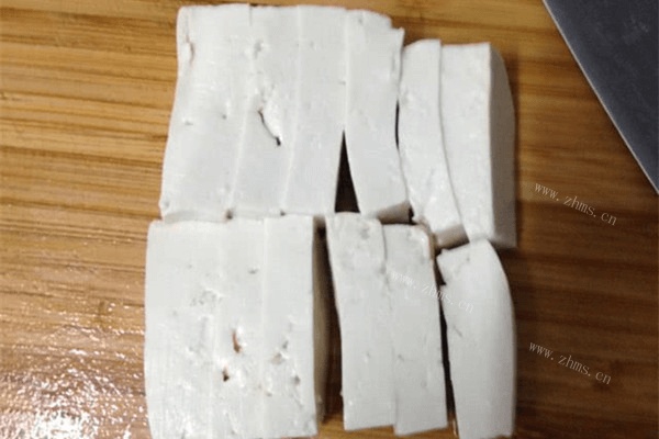 冬季的营养素汤：海带豆腐汤做法图解2)
