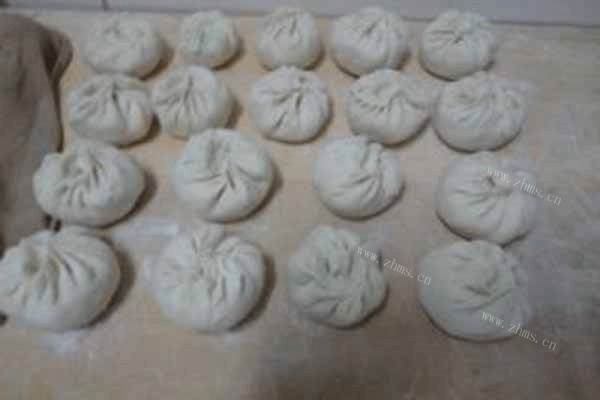 好吃的大头菜辣椒包子做法图解5)