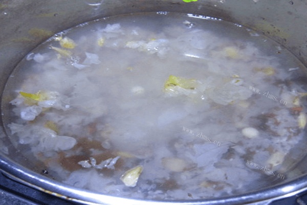 美味早餐银耳莲子粥做法图解10)
