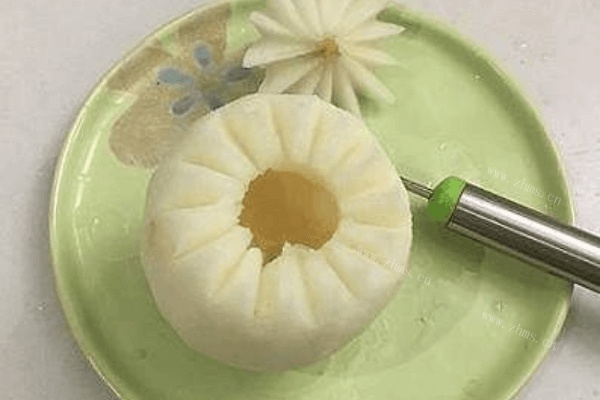 诱人的糖水梨 做法图解4)