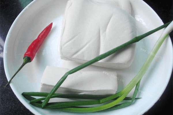 煎豆腐做法图解1)