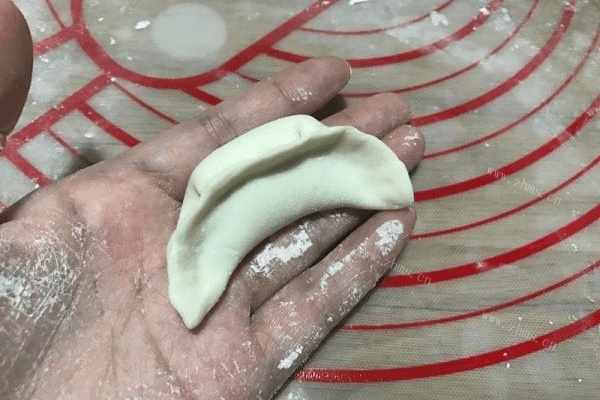 锅贴饺子新手的方法做法图解9)