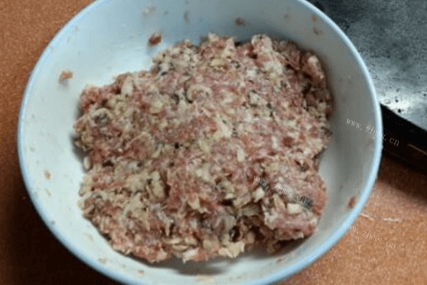 客家名菜《苦瓜酿猪肉》做法图解1)
