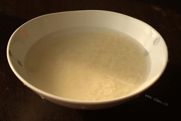 简易版菠萝饭做法图解1)