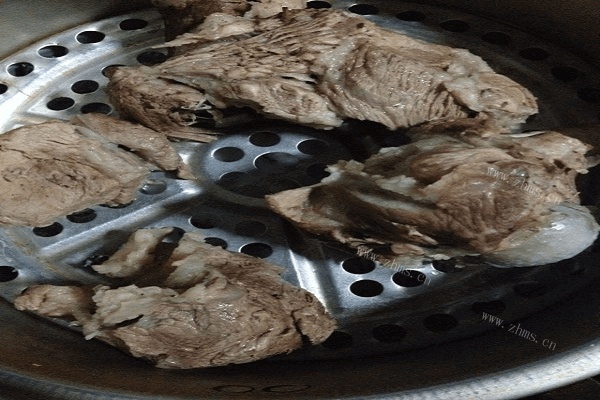 喜欢吃熏肉大饼的，可以试试这种味道鲜美的熏肉大饼做法做法图解4)