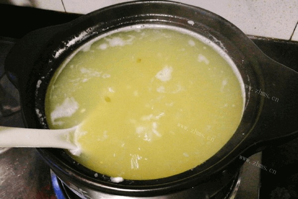 好吃的大米绿豆粥做法图解4)