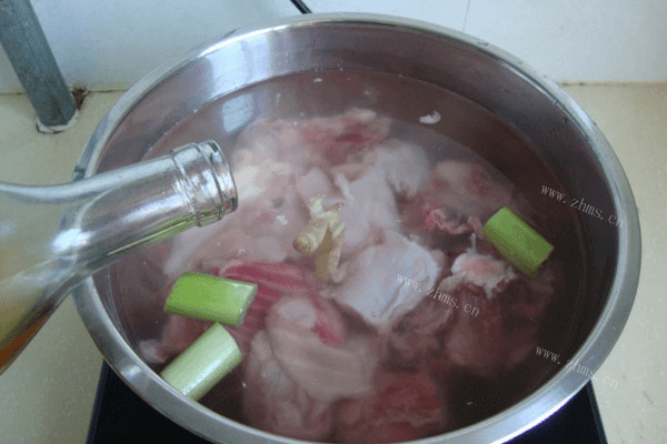 美味的红烧兔子肉做法图解2)
