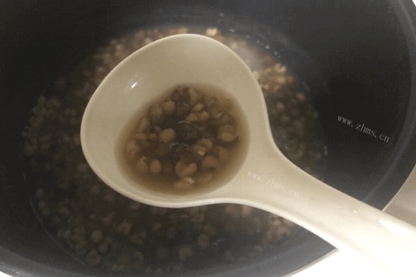 慢炖锅版薏米红豆粥的做法做法图解5)