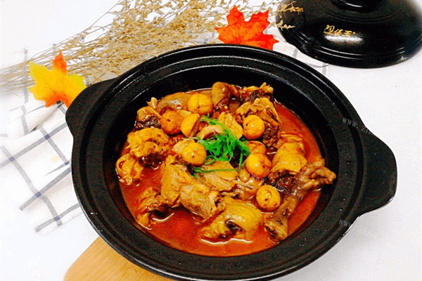 家常小炒-板栗炒鸡肉做法图解6)