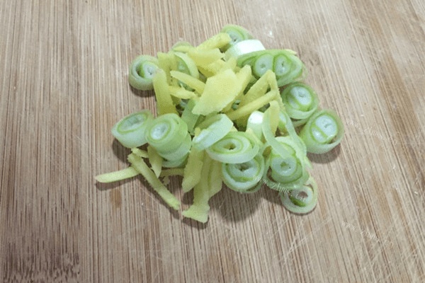 大白菜炖虾做法图解3)