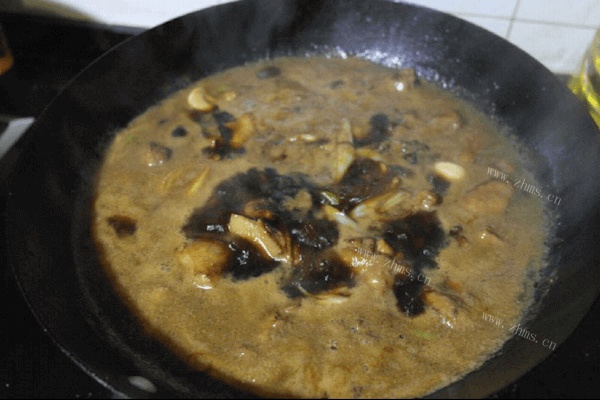 美味土豆烧鸭腿做法图解4)